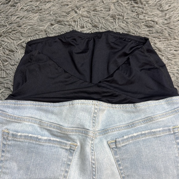 ๐ฅฐ๐ฅฐ Over Belly Midi Maternity Jean Shorts ๐ฅฐ๐ฅฐ - Picture 8 of 9